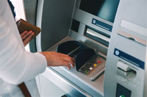 은행 atm 영업시간, 그리고 시간을 초월한 금융의 미래